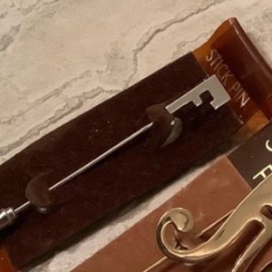 New vintage F block sans serif monogram initial stick pin brooch